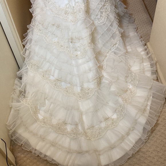 Oleg Cassini Ivory Wedding Dress with Train - Picture 10 of 14